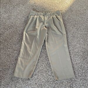 Dockers Men's Khaki Chinos